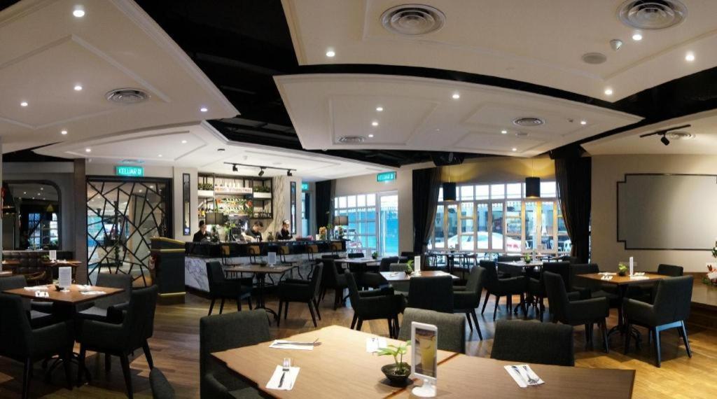 Kingwood Boutique Hotel Miri Bagian luar foto