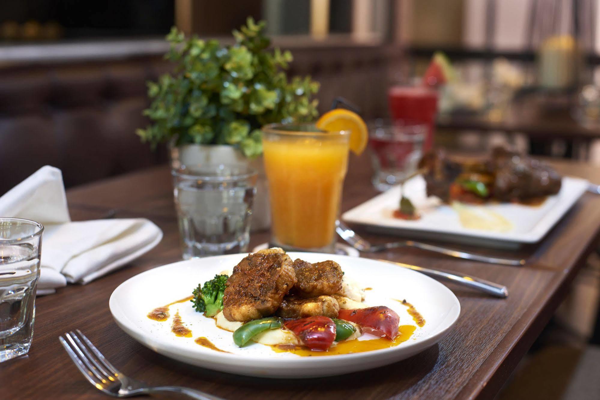 Kingwood Boutique Hotel Miri Bagian luar foto