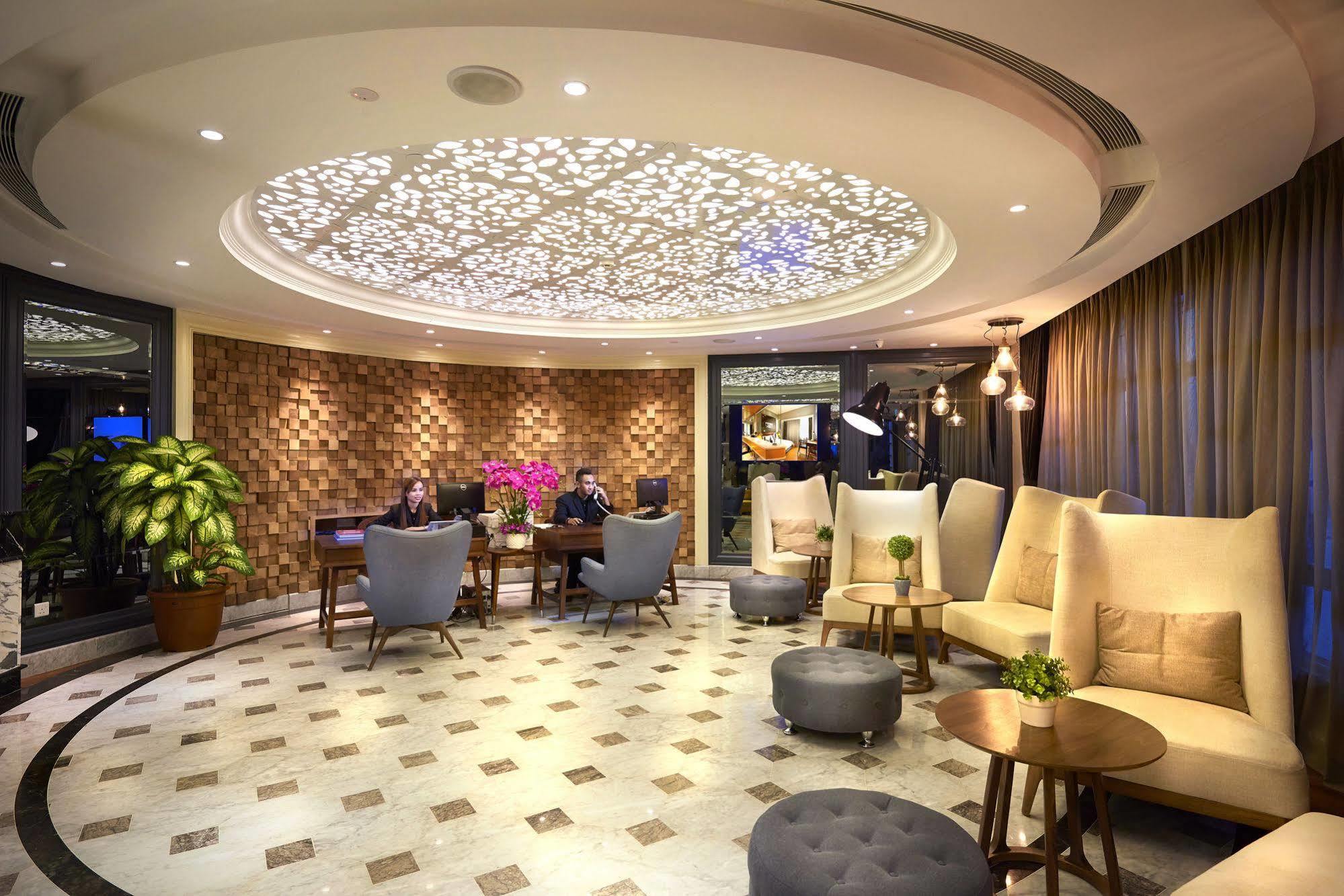 Kingwood Boutique Hotel Miri Bagian luar foto