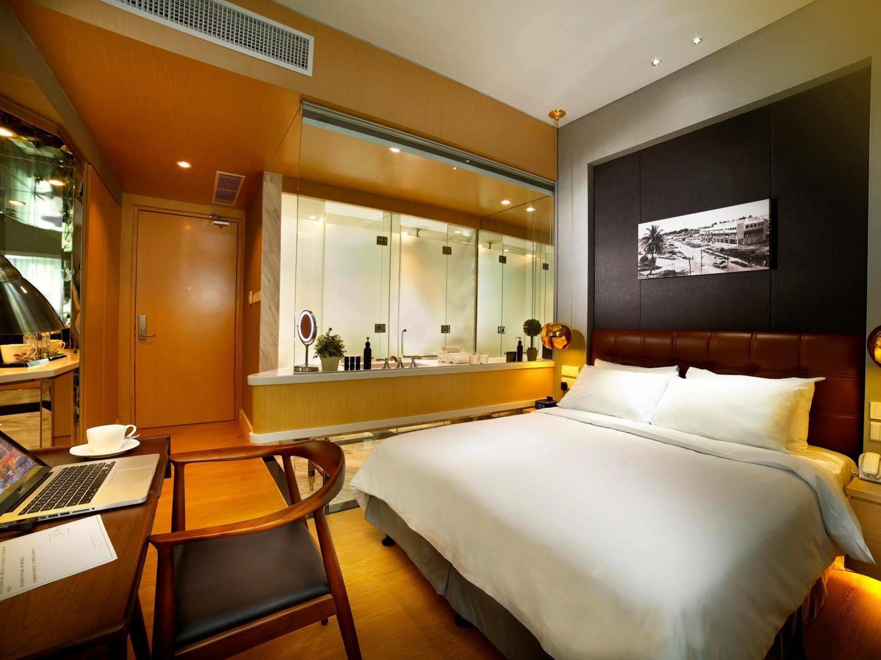 Kingwood Boutique Hotel Miri Bagian luar foto